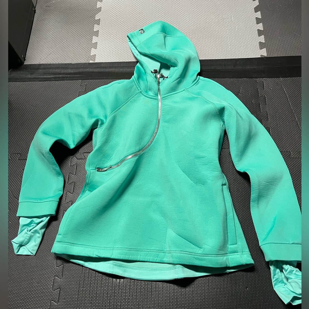 Freddy’s Curve Sweater